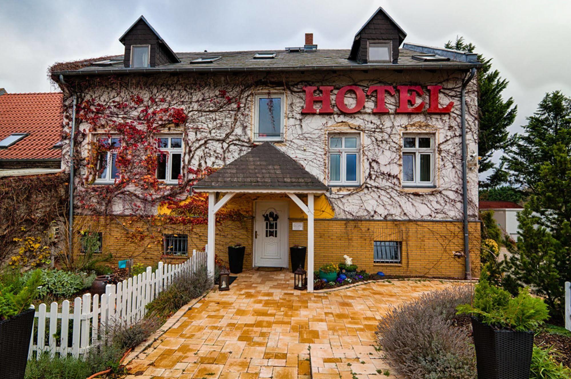 Hotel Dallgow מראה חיצוני תמונה